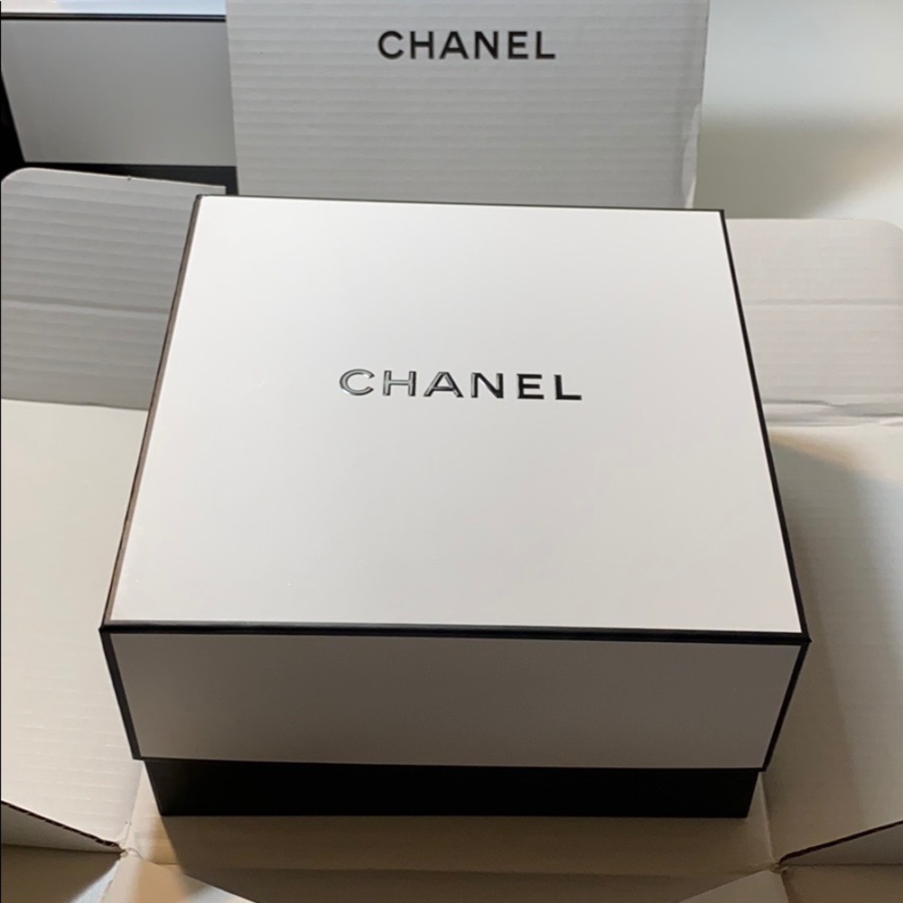 Chanel box